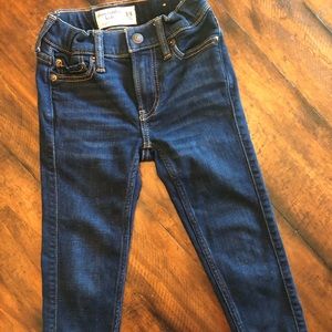 Abercrombie kids Super Skinny 5/6